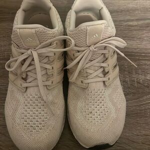 Adidas Ultraboost Womens 9 Ecru /sand colored Running Sneakers